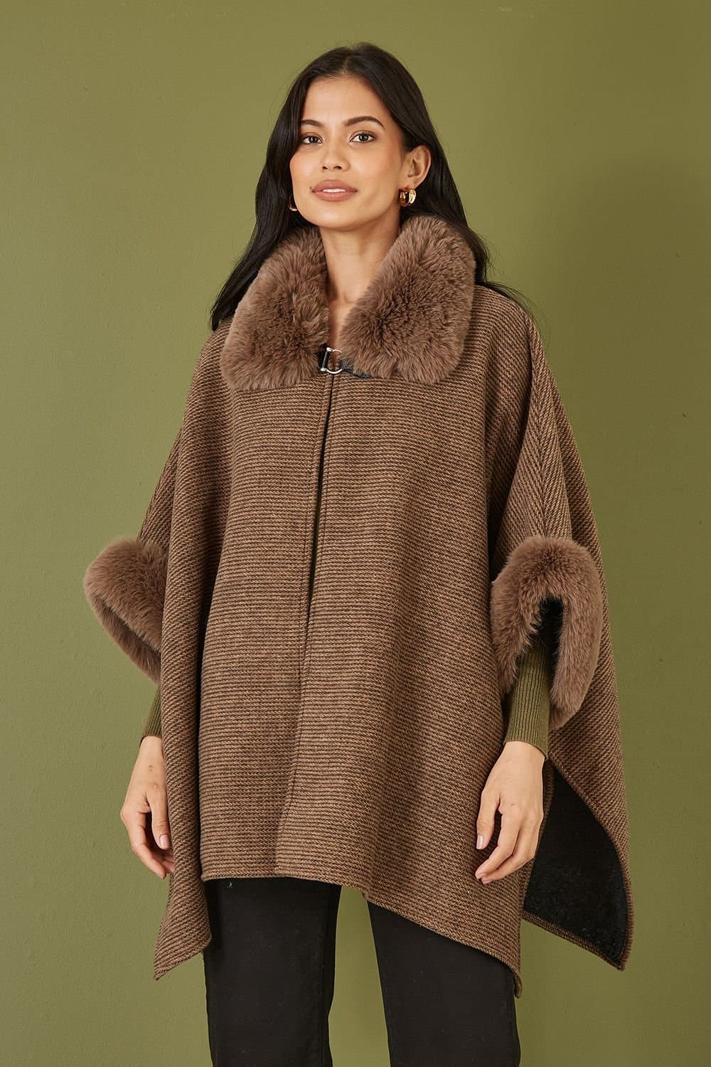 Yumi Yumi Women's Brown Cape With Luxe Fur Trim & Lining