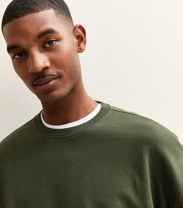 New Look Men's Dark Khaki Oversized Crew Neck Sweatshirt New Look - 2