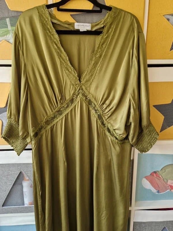 Never Fully Dressed Never fully dressed women's Olive Lace May Dress size 26