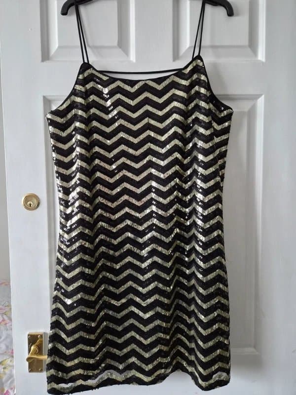 Vero Moda Very Moda gold and black sequin cami dress size xl 16.