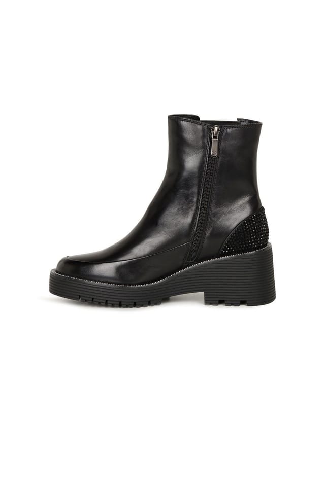 Regarde le Ciel Regarde Le Ciel Women's 'Sadhy 04' Wedge Heeled Chelsea Boots in Black - 2
