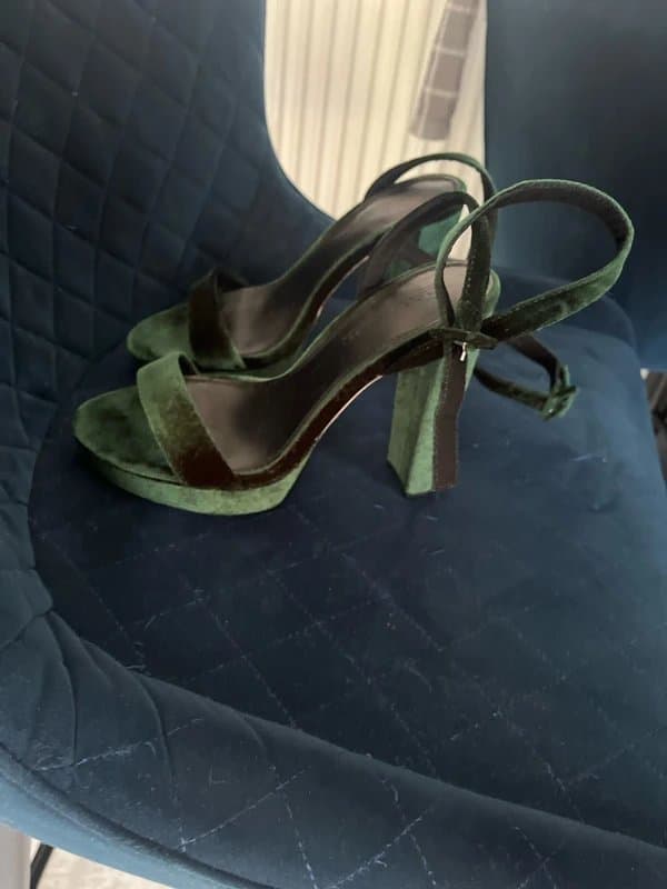 ASOS Asos size 7 green velvet heels