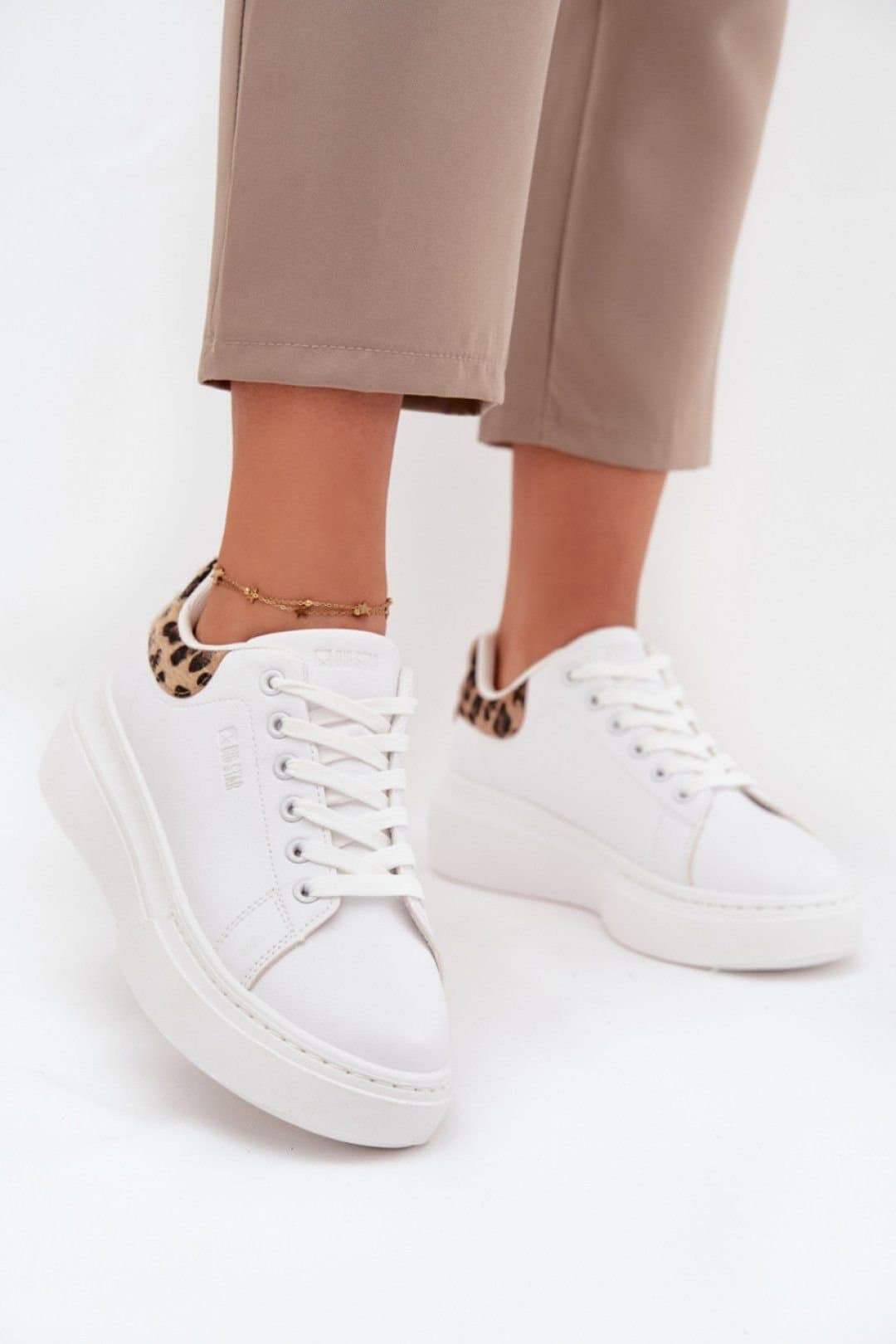 Love Lace Love Lace Women's Big Star Platform Sneakers in with Comfort Foam in White