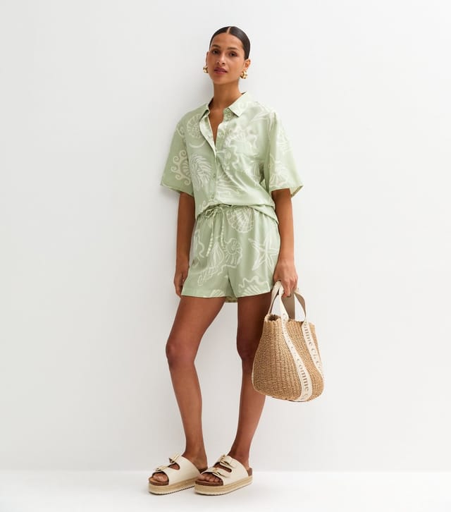 New Look Women's Green Shell Print Collared Shirt New Look - 2