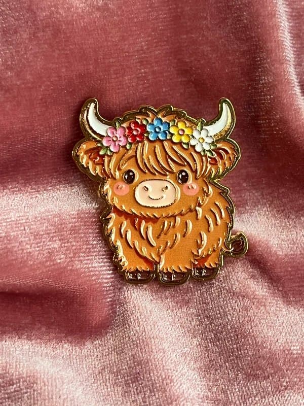 Highland cow Cute Gold Trimmed Scottish Highland Cow With Flowery Headband Collectors Pin Badge