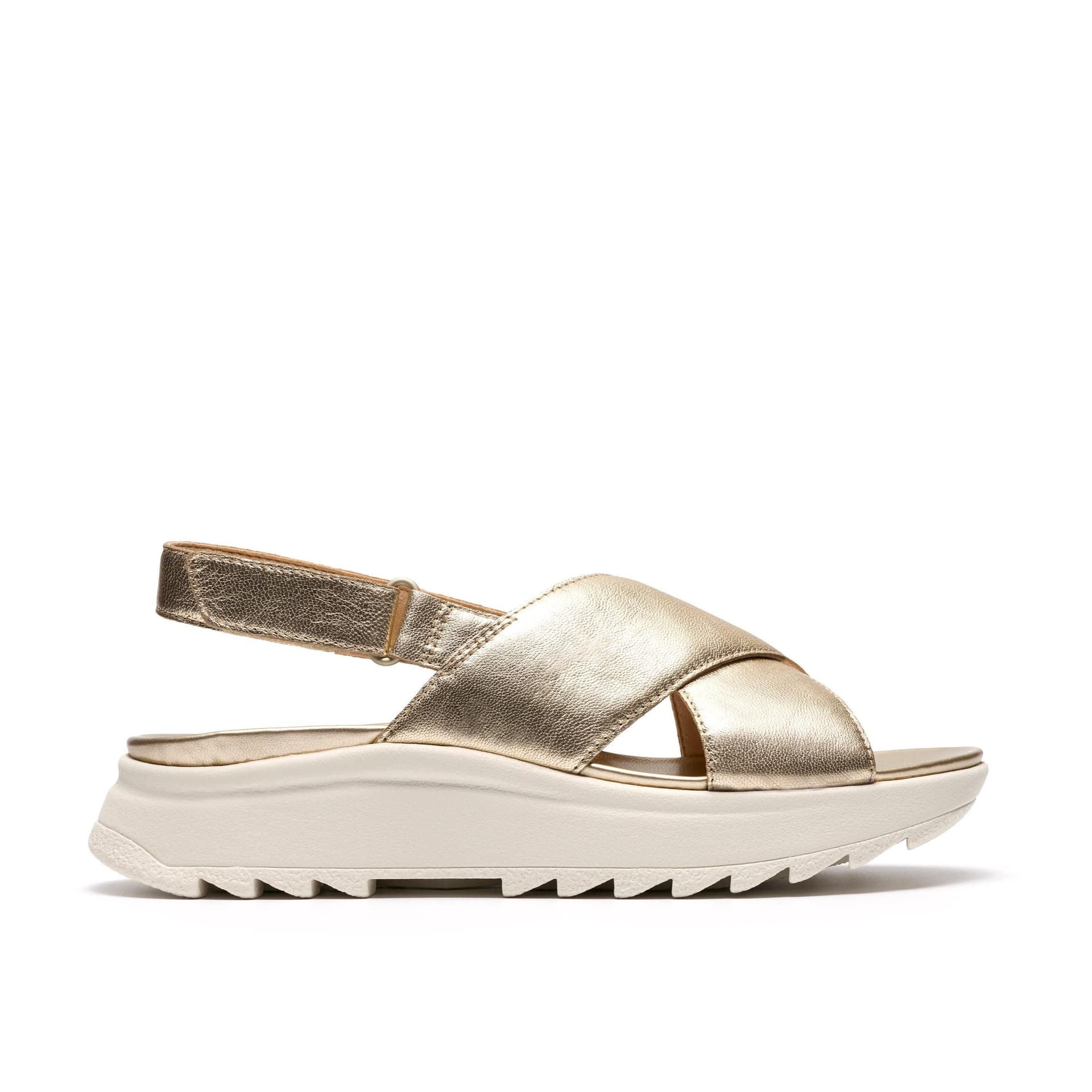 Clarks Clarks Women's DashLite Wish Gold Leather Flat Sandals