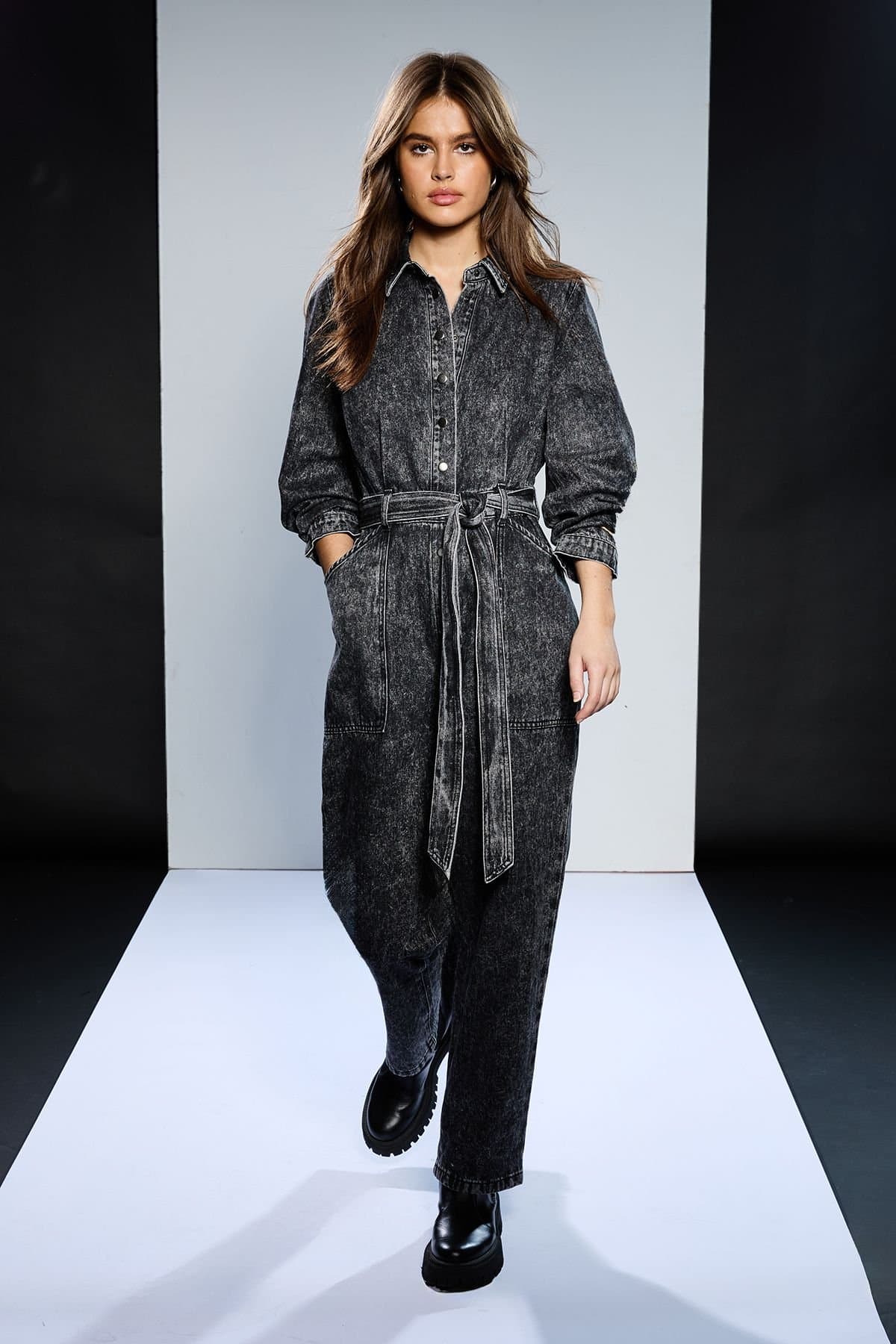 RUNWAY 1.8.1.8 RUNWAY 1.8.1.8 Women's Garment Wash Jumpsuit in Charcoal