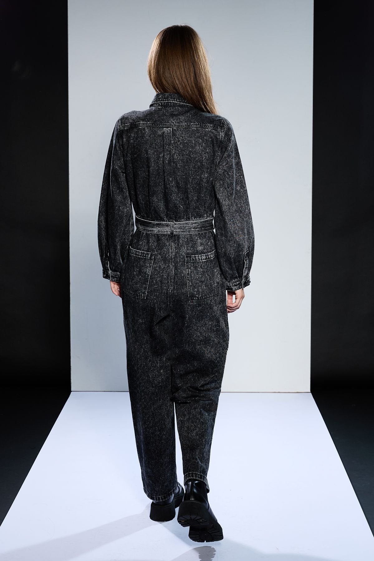 RUNWAY 1.8.1.8 RUNWAY 1.8.1.8 Women's Garment Wash Jumpsuit in Charcoal - 3