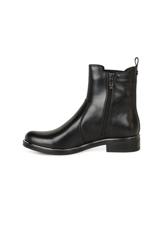 Caprice Caprice Women's 'Lucy' Chelsea Boots in Black - 2