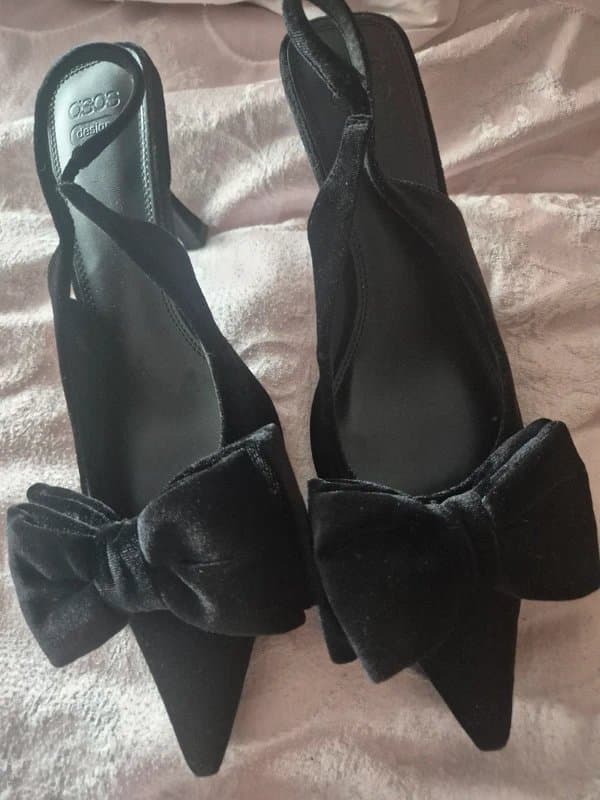 ASOS Asos black velvet bow shoes 6 worn once