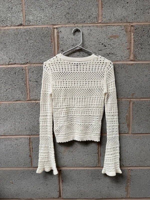 Topshop S2L) Topshop size 4 cream sheer jumper