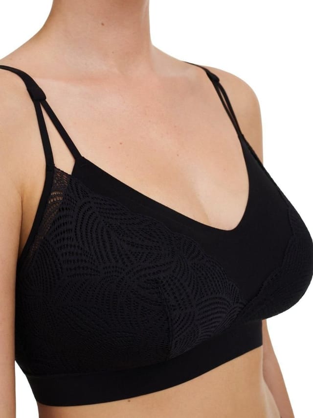 Chantelle Chantelle Women's SoftStretch Removable Pads Bralette in Black - 3