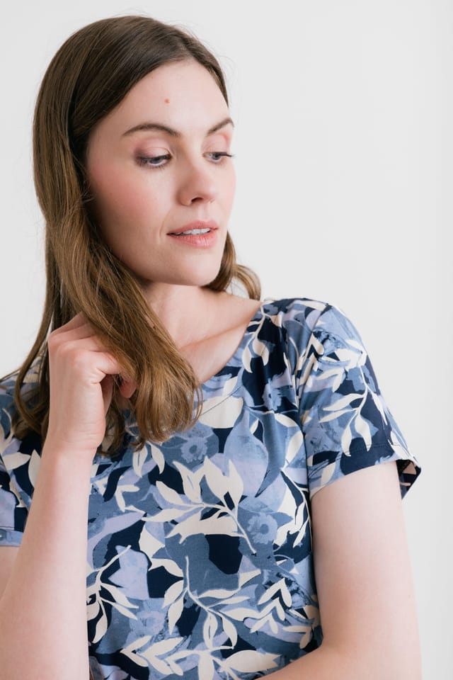 Lily & Me Lily & Me Women's Pier Short Sleeve Jersey Print Tunic in Navy - 3