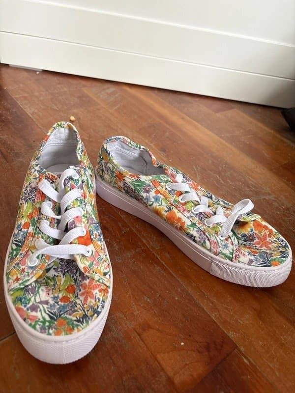 ASOS Floral pumps