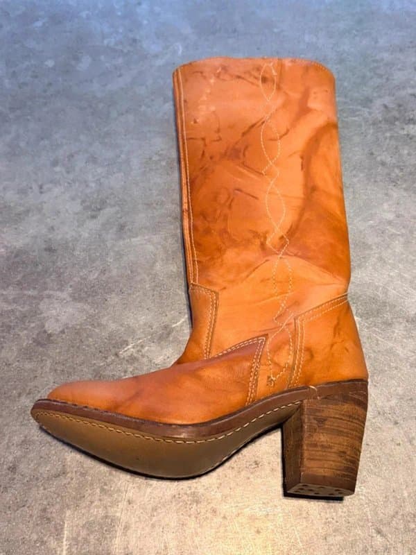 DAEWOO Vintage 1980s Deadstock Leather Cowboy Boots Size 7 Tan Brown 3" Heel Zip