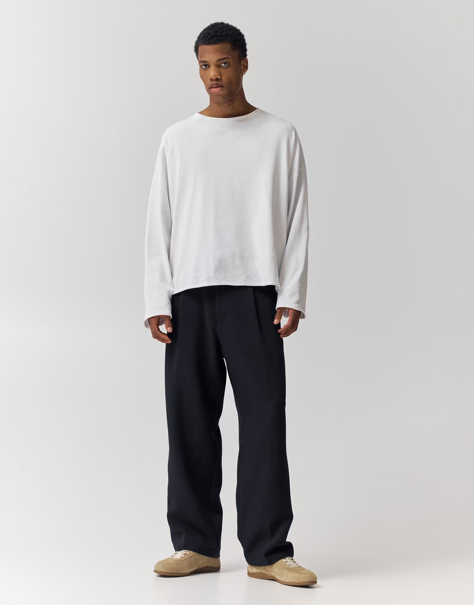 ASOS Pull&Bear Tailored fit darted trousers in black