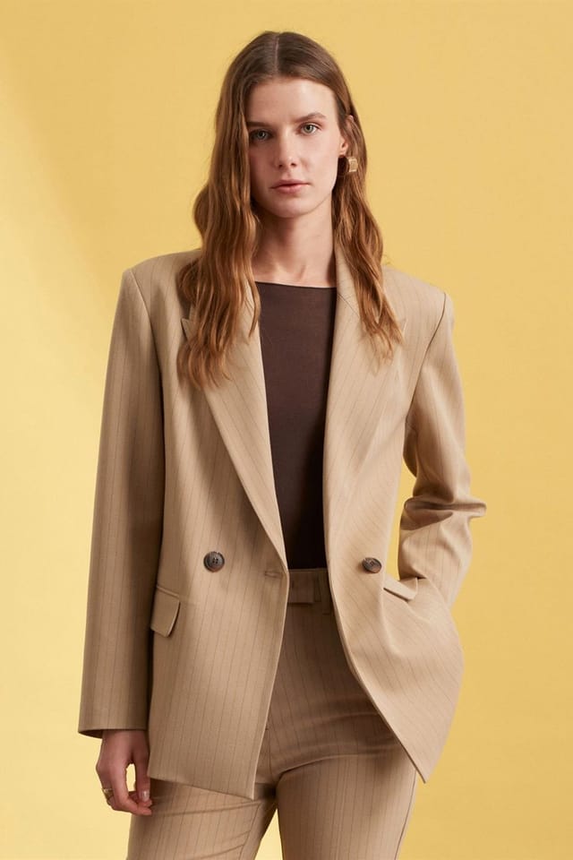 Dilvin Dilvin Women's Striped Crepe Blazer With Shawl Collar in Beige - 3