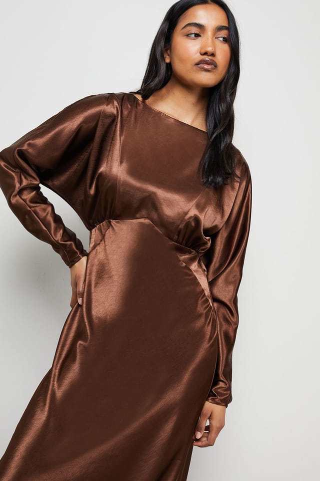 Warehouse Warehouse Women's Satin Batwing Draped Midaxi in Chocolate - 2
