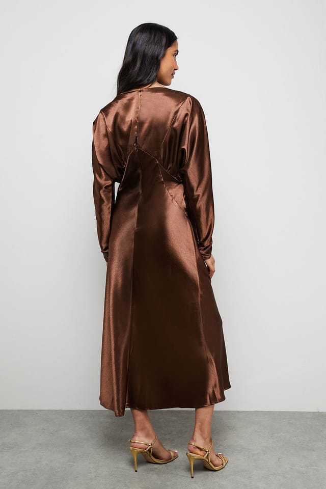 Warehouse Warehouse Women's Satin Batwing Draped Midaxi in Chocolate - 3
