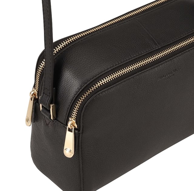 Paul Costelloe Paul Costelloe Women's Mantaro Leather Cross Body Bag in Jet Black - 3