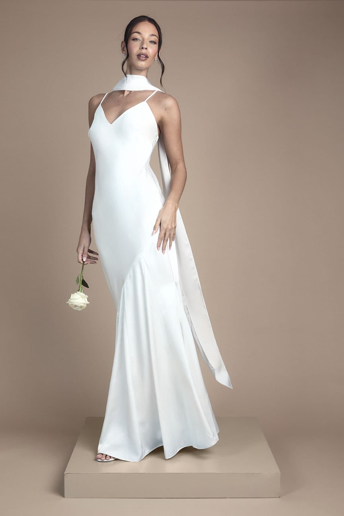 Oasis Oasis Women's Strappy V Neck Maxi Wedding Dress With Scarf in Ivory