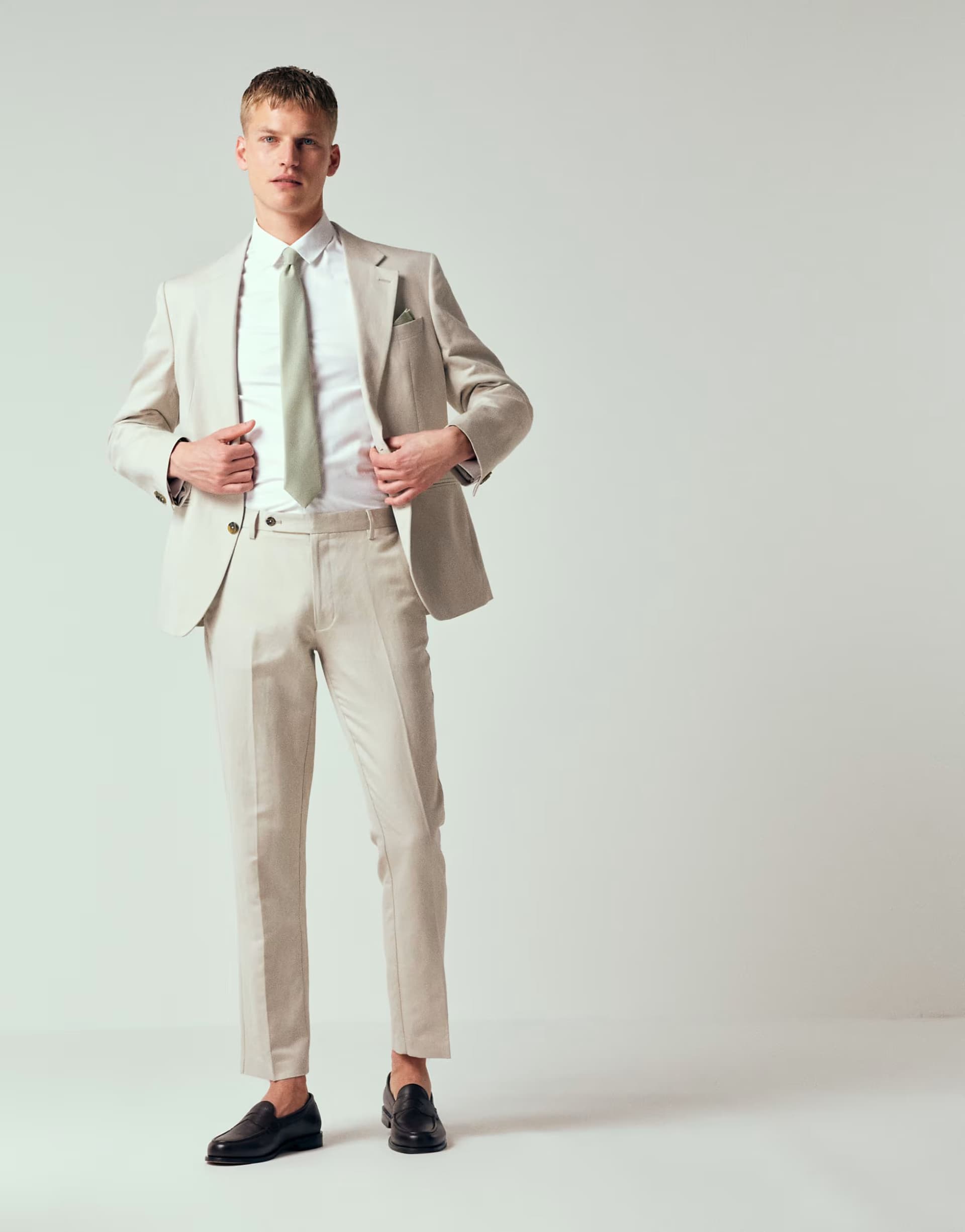 ASOS ASOS DESIGN formal easy iron twill regular shirt with double cuff in white