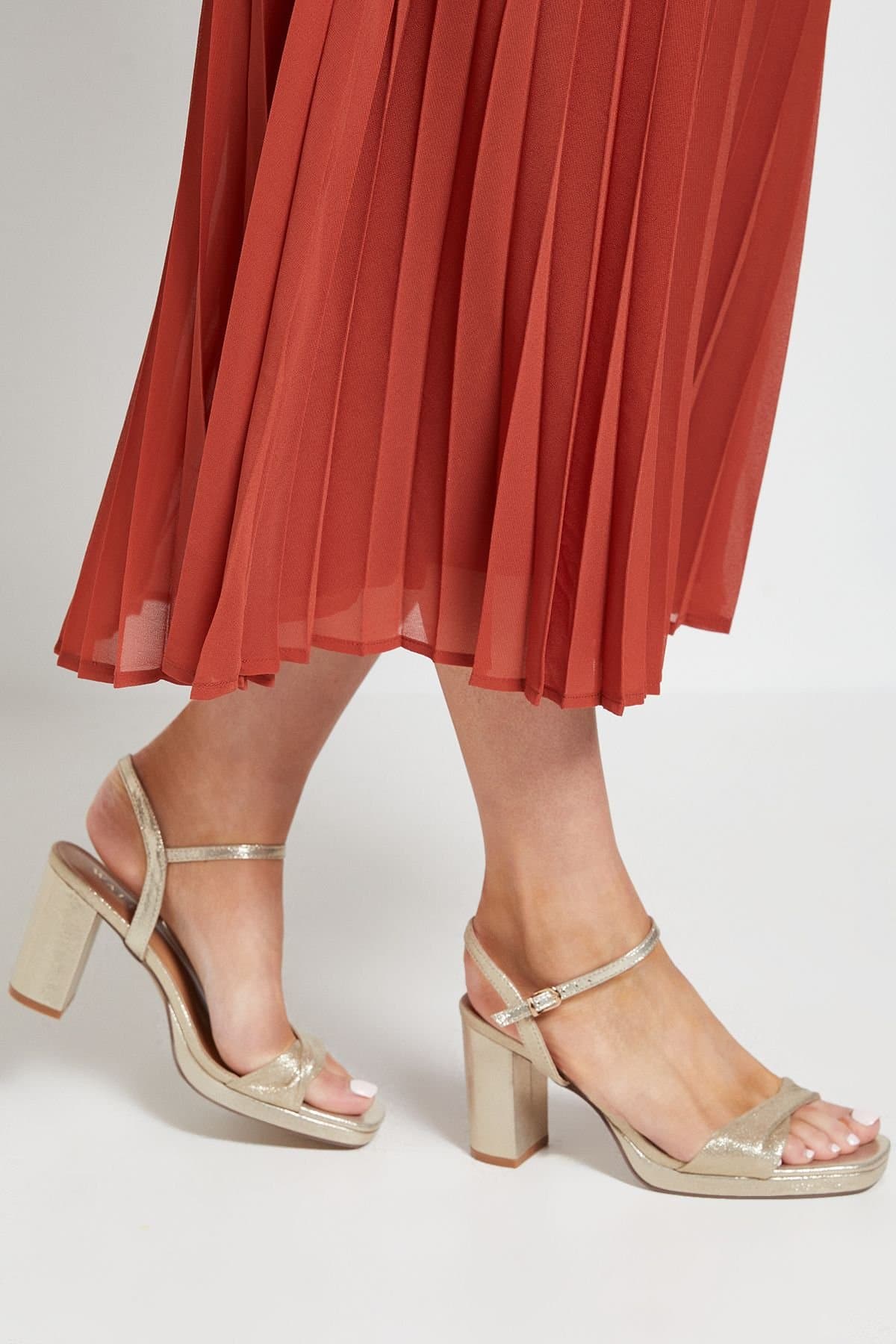Wallis Wallis Women's Daniella Soft Twist High Block Heel Platform Sandals in Gold