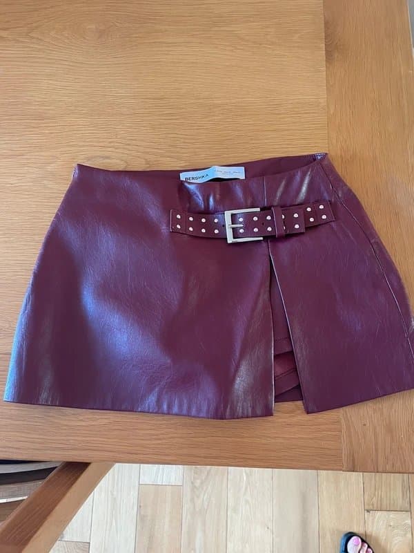 Bershka Cute little Bershka, burgandy , leather look skort