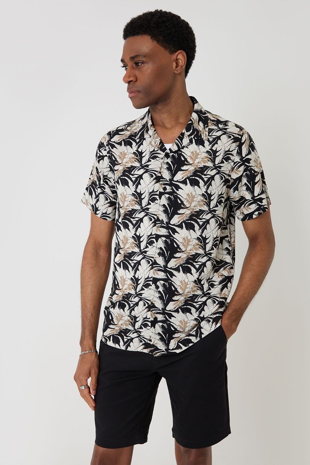 Threadbare Men's Abstract Print Relaxed Fit Short Sleeve Shirt