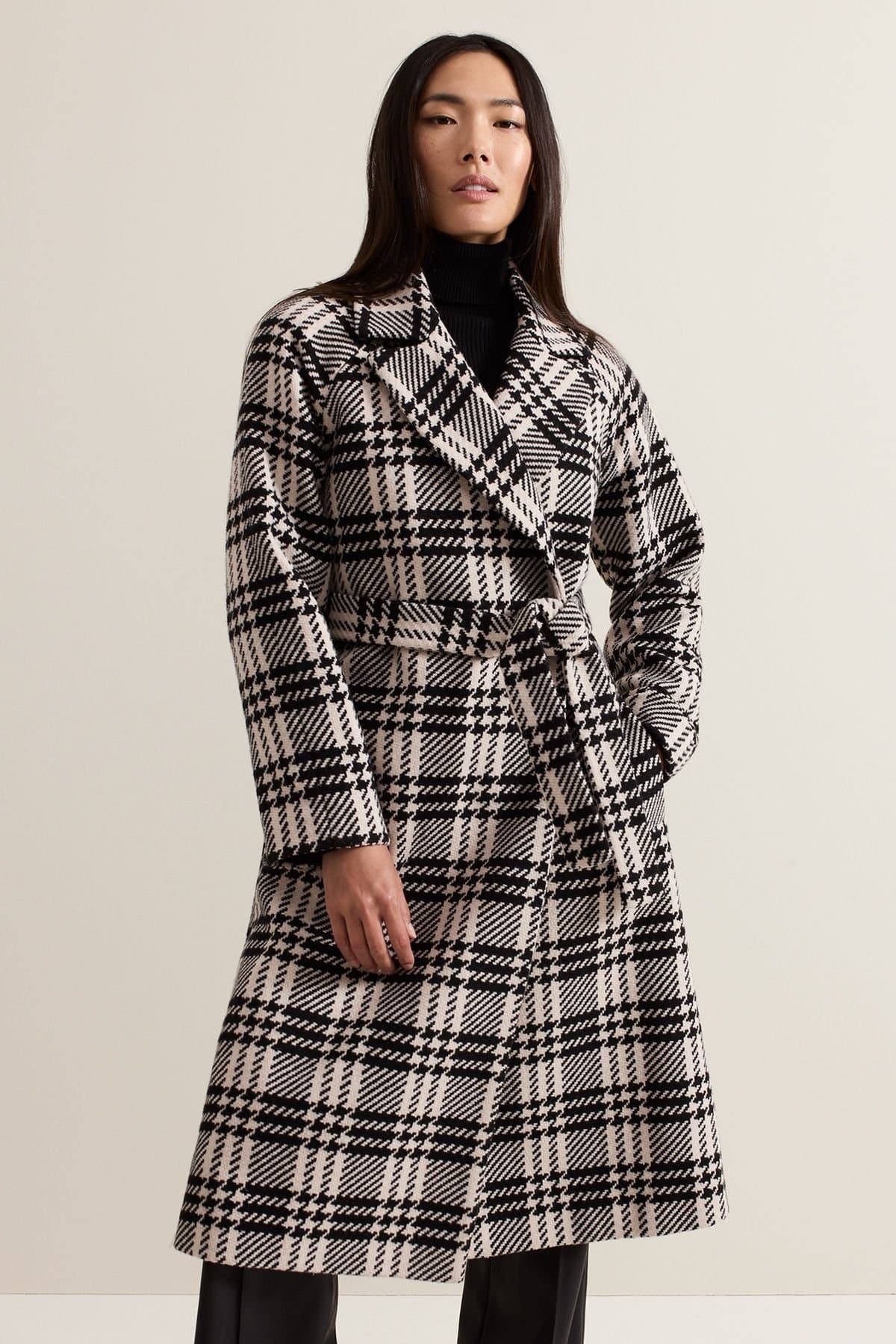 Phase Eight Phase Eight Women's Cassie Check Wool Coat in Black