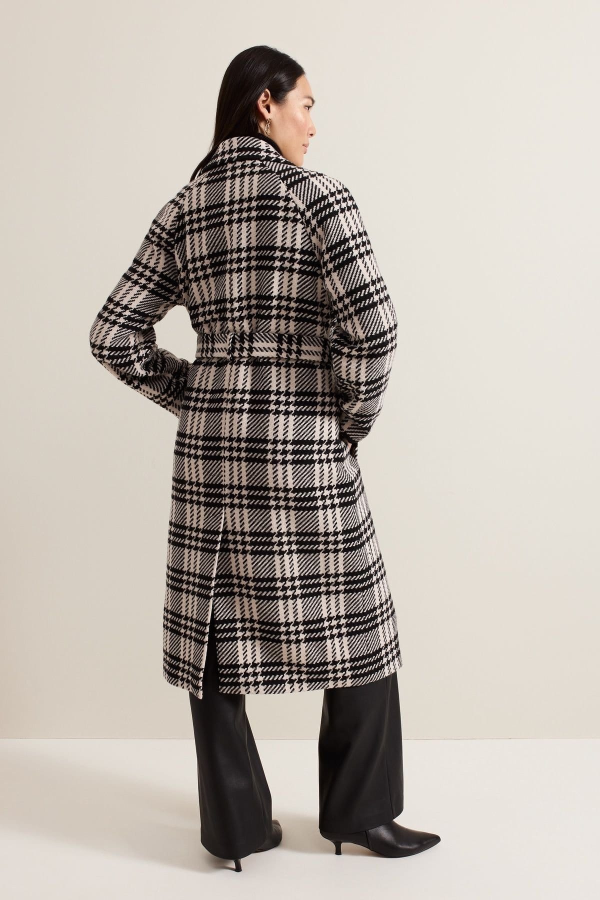 Phase Eight Phase Eight Women's Cassie Check Wool Coat in Black - 4