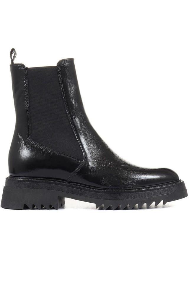 Jones Bootmaker Jones Bootmaker Women's Denno Chunky Chelsea Boots in Jet Black - 2