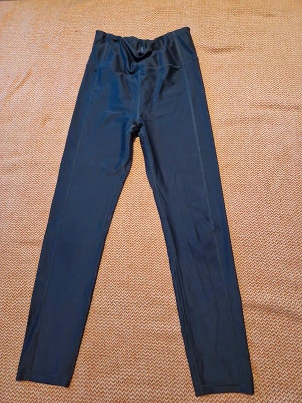 Sweaty Betty Size medium sweaty betty 7/8 leggings