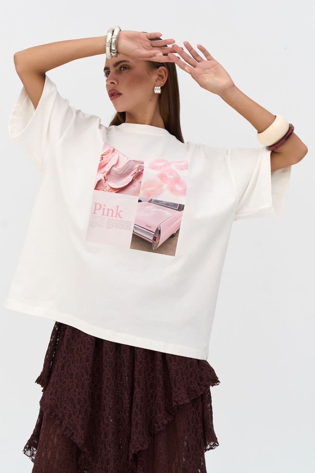 MAI STUDIOS CO. MAI STUDIOS CO. White Cotton Oversized T-Shirt with FRIENDS Print