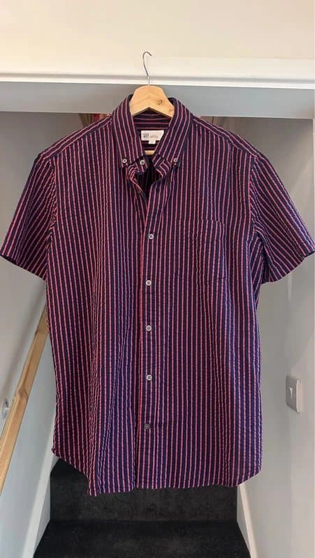 GAP GAP Red/burgundy/ Black standard fit short sleeve striped shirt