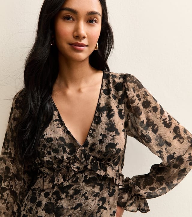 New Look Women's Brown Abstract Pattern Chiffon V Neck Dress New Look - 2