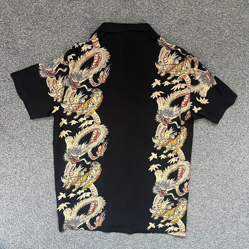 Bershka Men’s Bershka black pattern holiday top size small