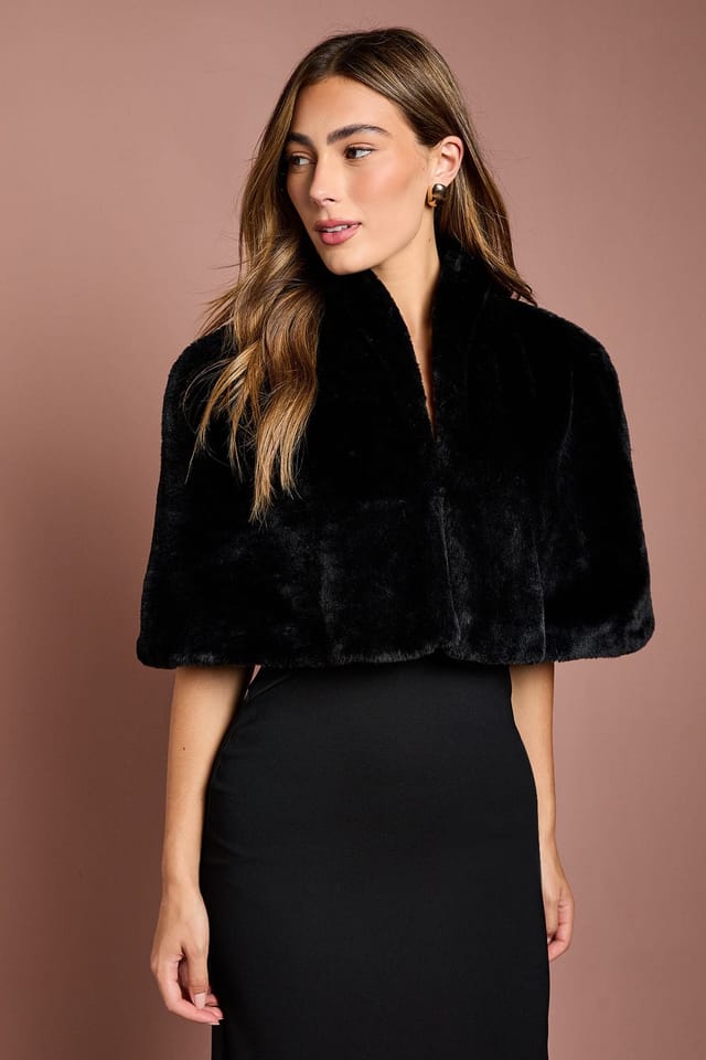 Coast Coast Women's Black Faux Fur Short Cape - 3