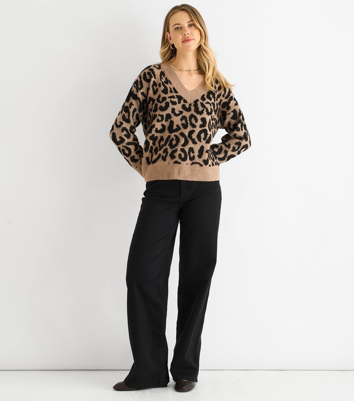 Gini London Women's Brown Animal Print V-Neck Jumper Gini London New Look