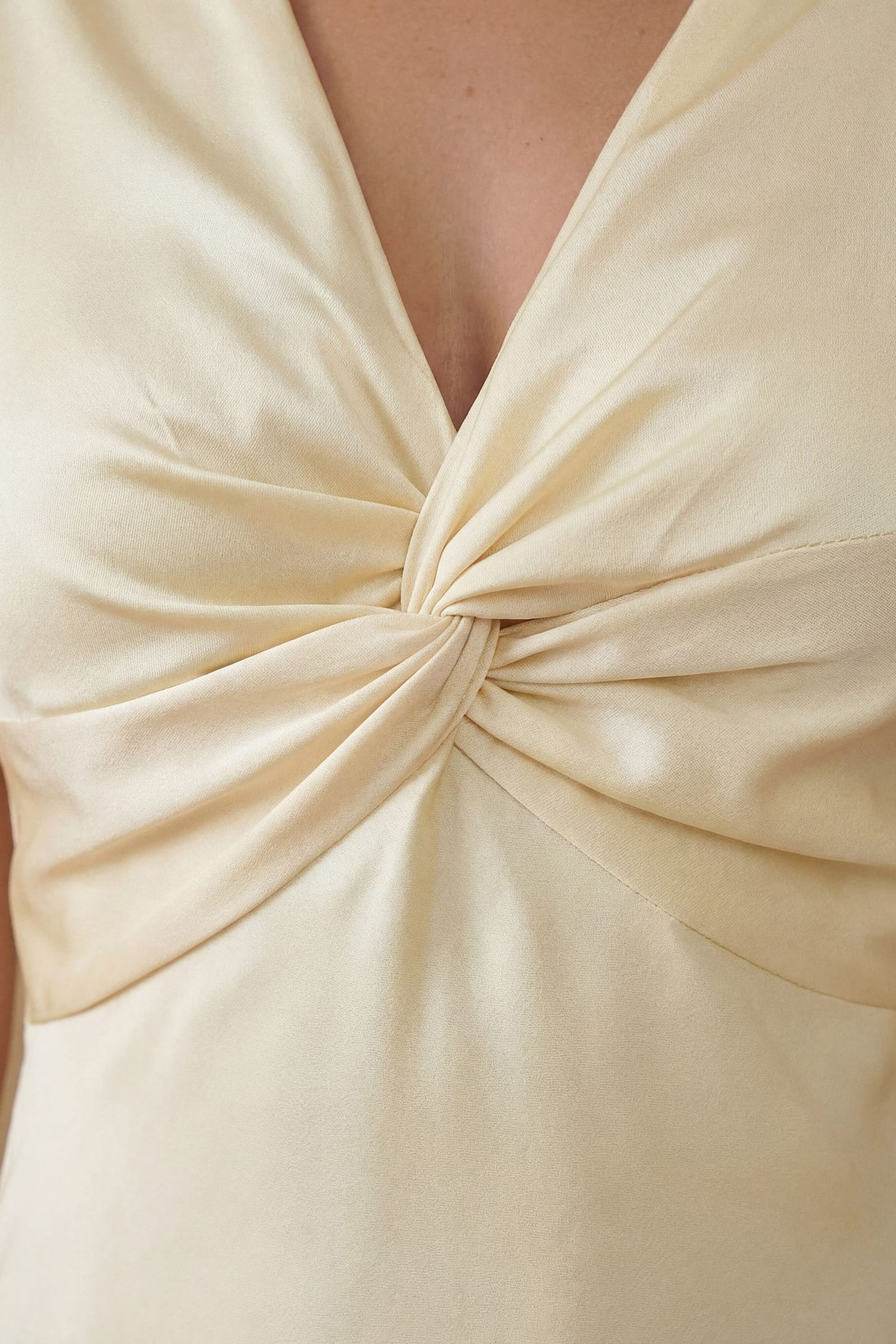 Oasis Oasis Women's Butter Yellow Satin Twist Front Angel Sleeve Midi Bridesmaid Dress - 4