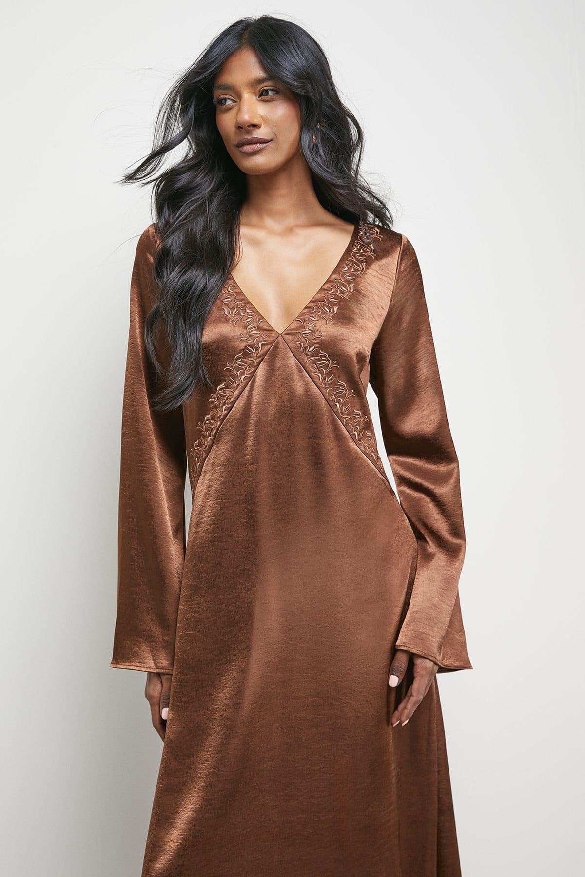 Warehouse Warehouse Women's Embroidered Satin Plunge Neck Flare Sleeve Midi Dress in Burgundy - 4