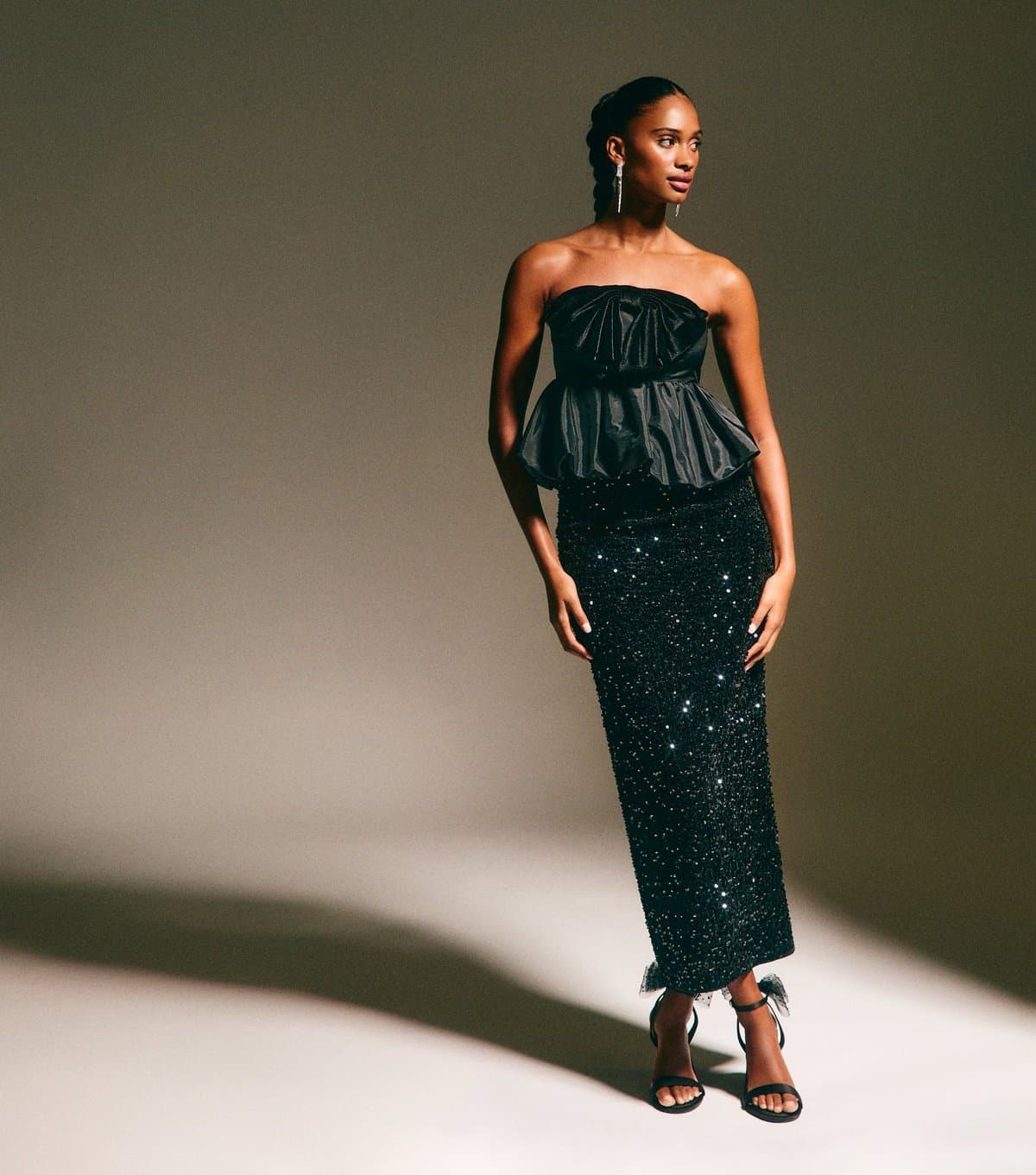 New Look Women's Black Velvet Sequin Embellished Midi Skirt New Look