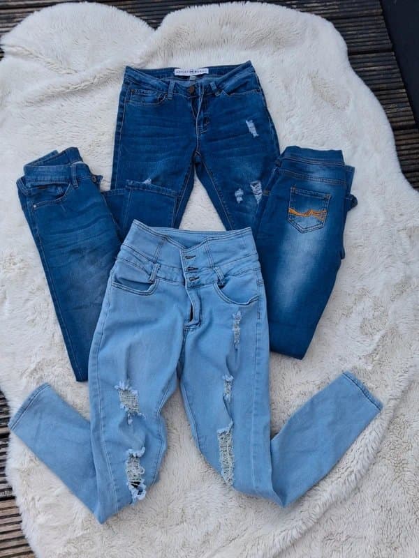 Ashley Bundle of 4 pairs of women's jeans