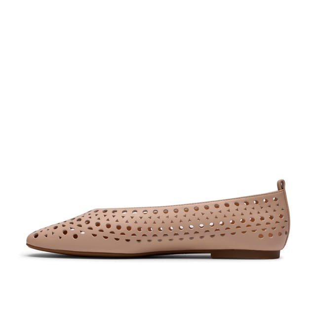 Clarks Clarks Women's Befana Perf Praline Leather Slip Ons, Ballet Pumps in Beige - 2