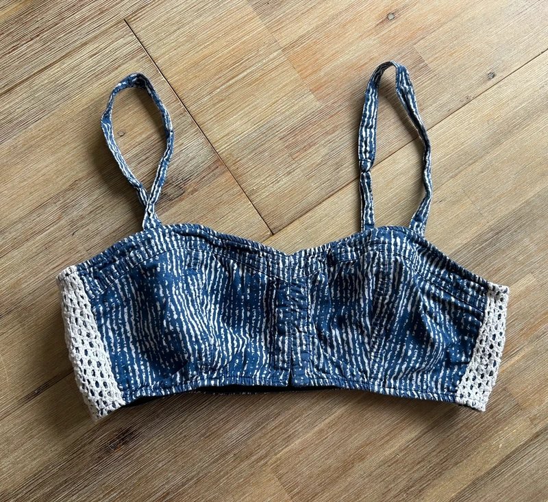 Hollister 💙 Hollister Blue Printed Bandeau Crop Top Crochet Trim Boho Y2K UK L - 1