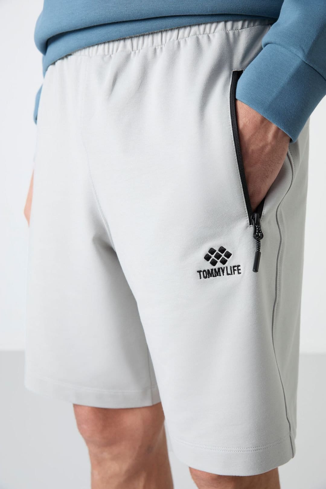 Tommy Life Tommy Life Men's Regular-fit Knit Sweat Shorts in Off-White - 4