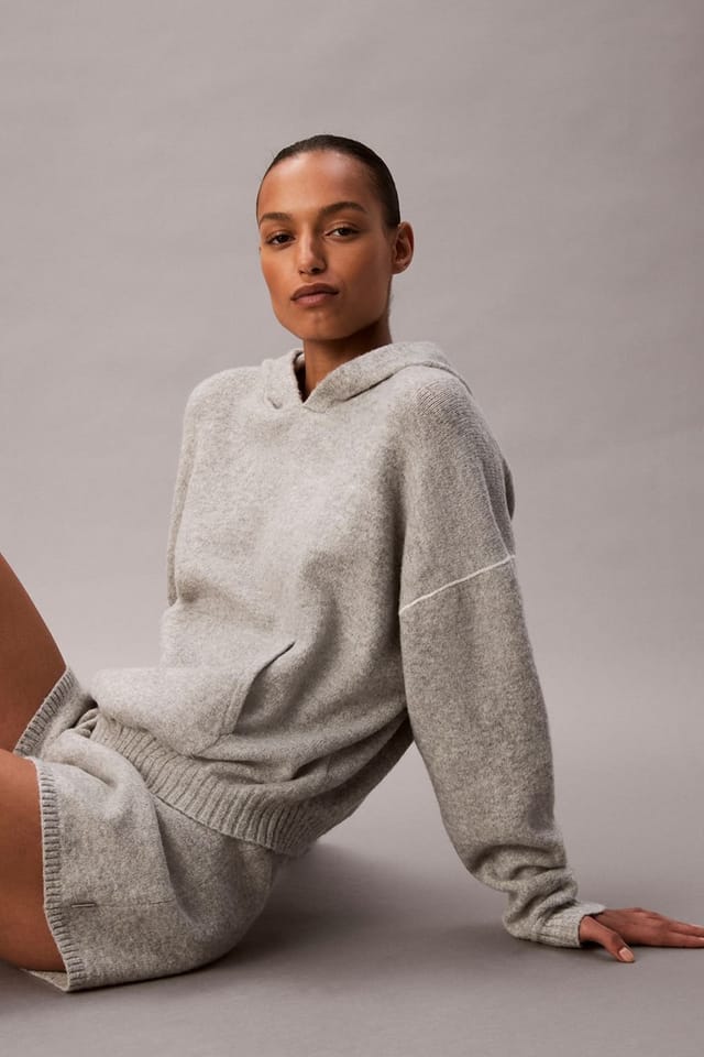 Calvin Klein Calvin Klein Women's Plush Plush Hoodie. Grey Heather - 2