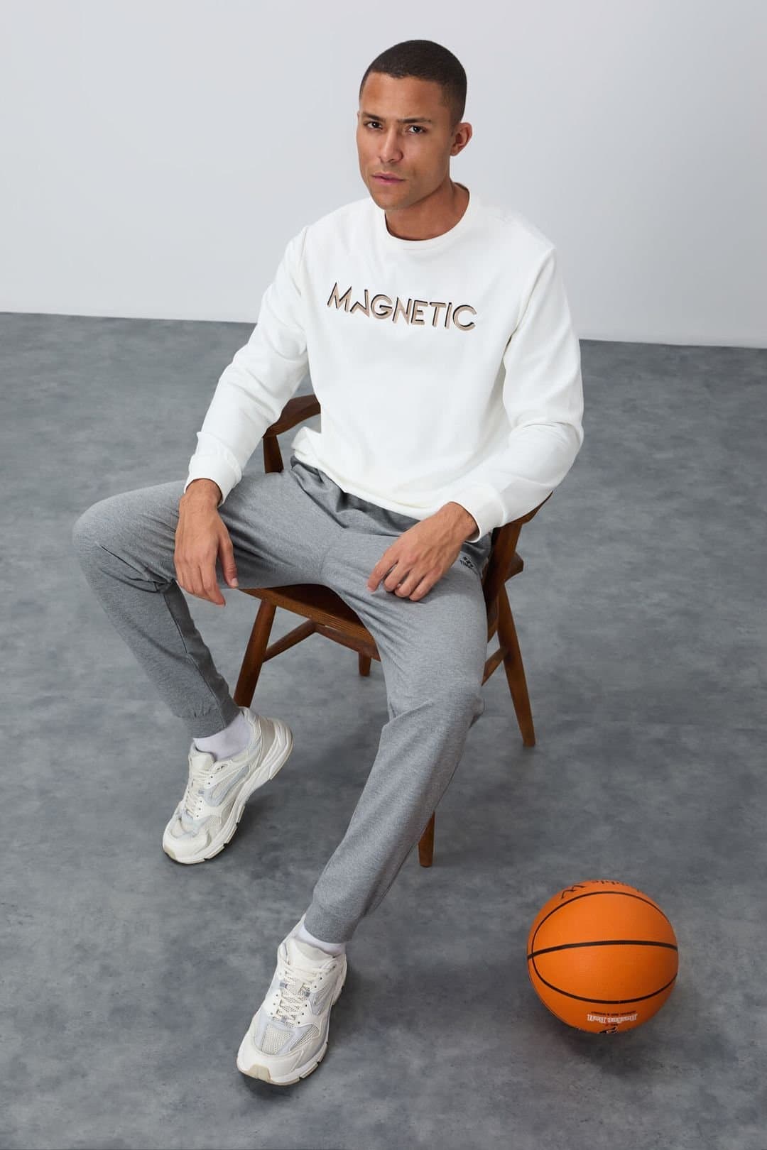 Tommy Life Tommy Life Men's Printed Crew Neck Sweatshirt in White