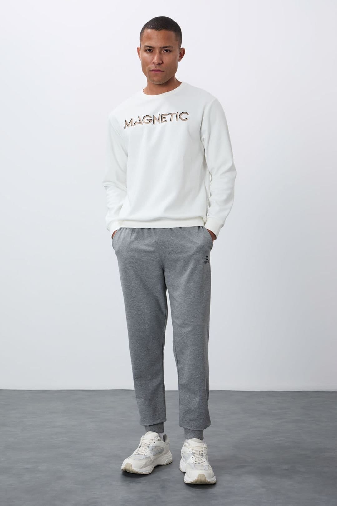 Tommy Life Tommy Life Men's Printed Crew Neck Sweatshirt in White - 4