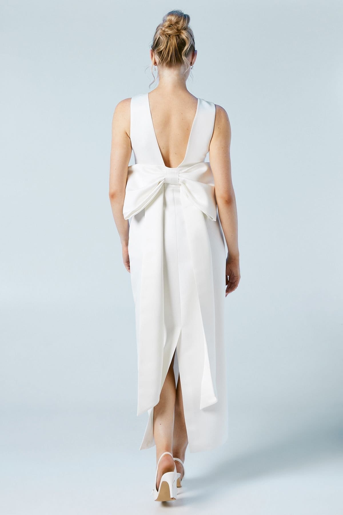 Coast Coast Women's Honoured Plunge Neck Structured Satin Bow Back Wedding Dress in Ivory - 4